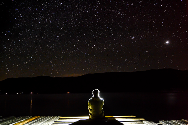 Bajo la luz de las estrellas