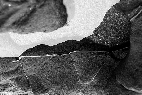 Entre las rocas II