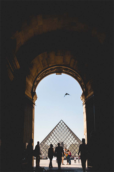 Pirámide del Museo do Louvre