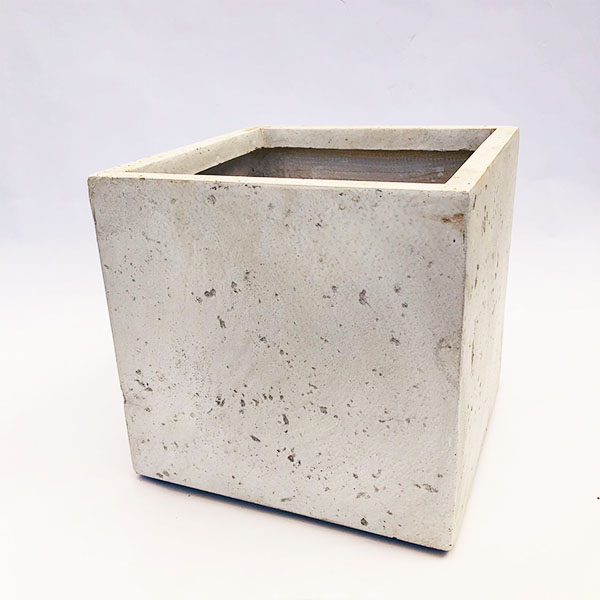 Macetero estilo hormigón cuadrado