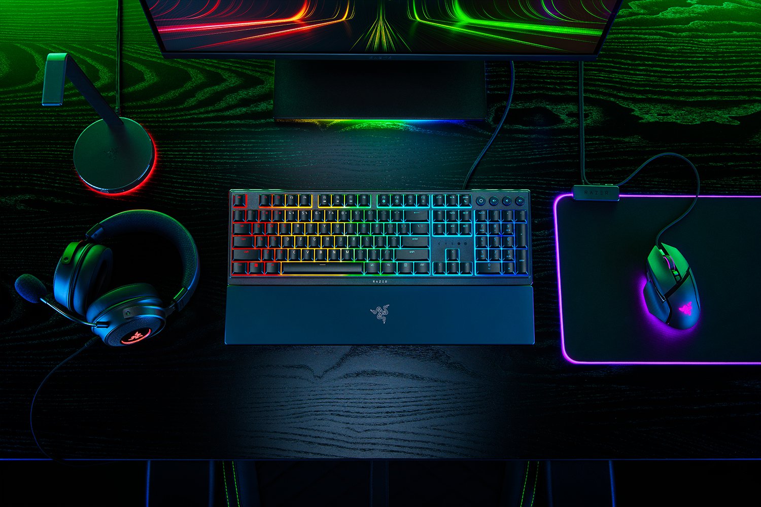 Razer Ornata V3 iluminación RGB y reposamuñecas