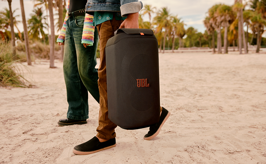 JBL PartyCover Club 120 en uso con PartyBox Club 120