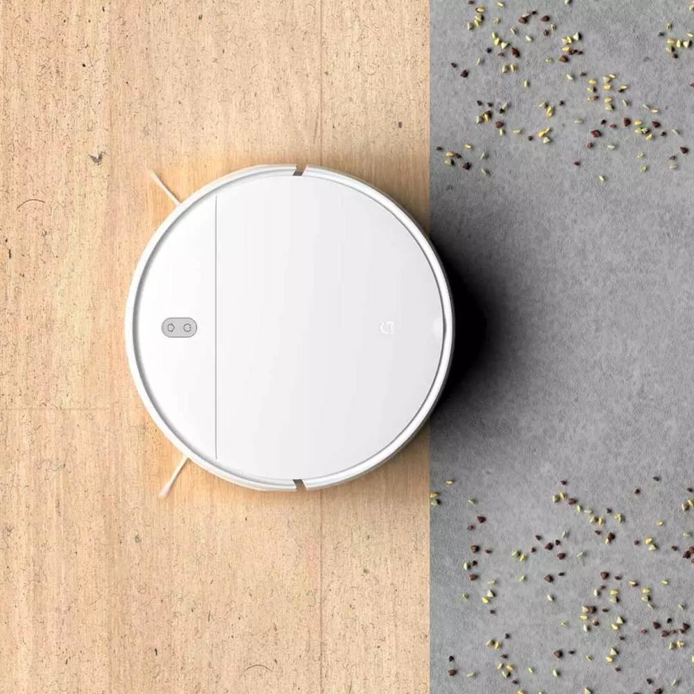 Xiaomi Mi Robot Vacuum-Mop Essential limpiando piso y alfombra
