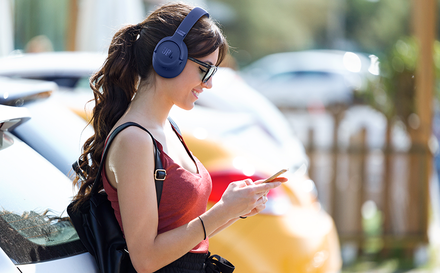 JBL Tune 780NC uso diario lifestyle