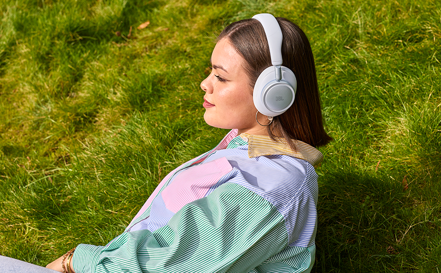 JBL Live 780NC imagen lifestyle de uso diario