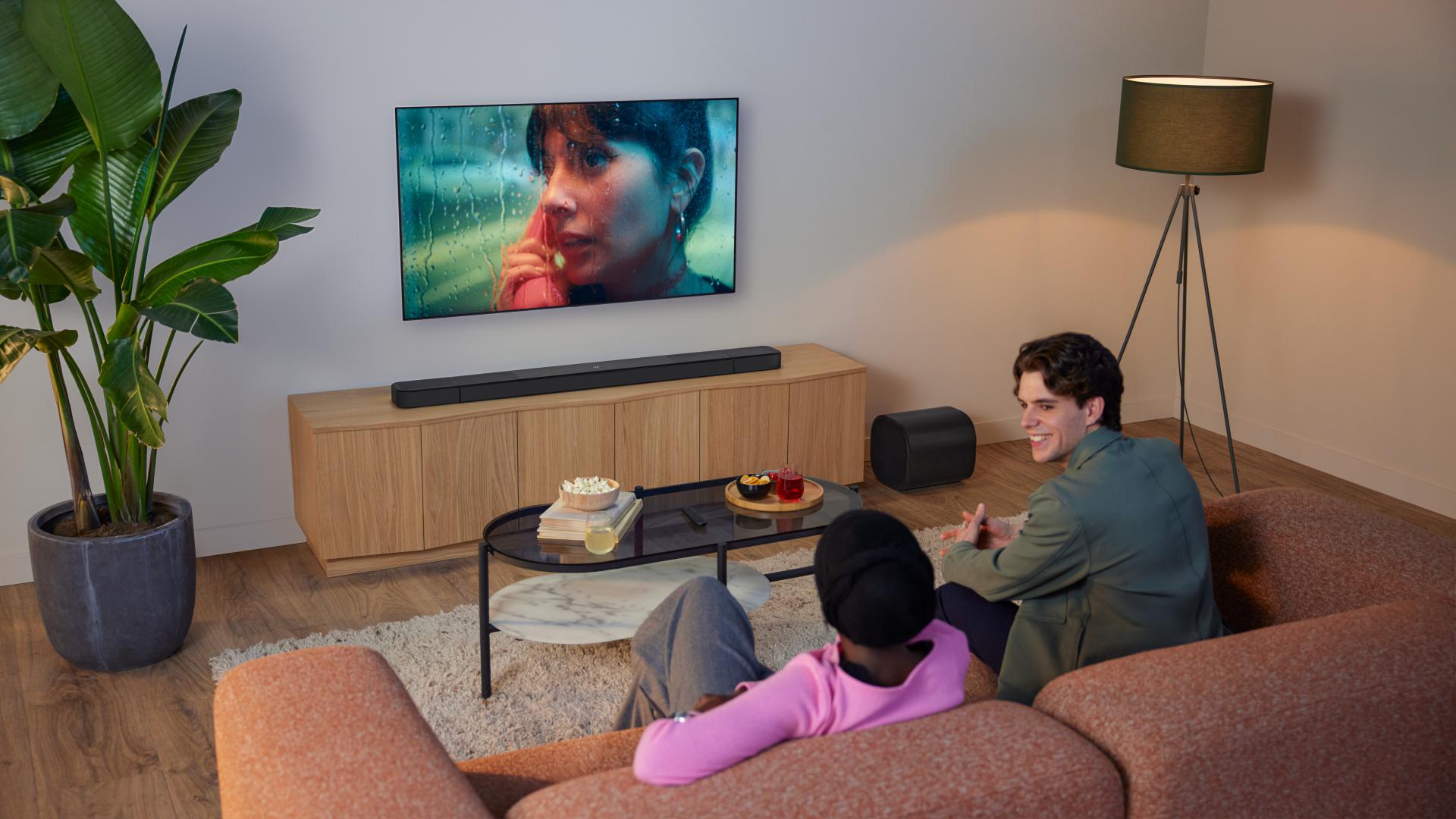 JBL Bar 1300XMK2 en sala de estar con televisor
