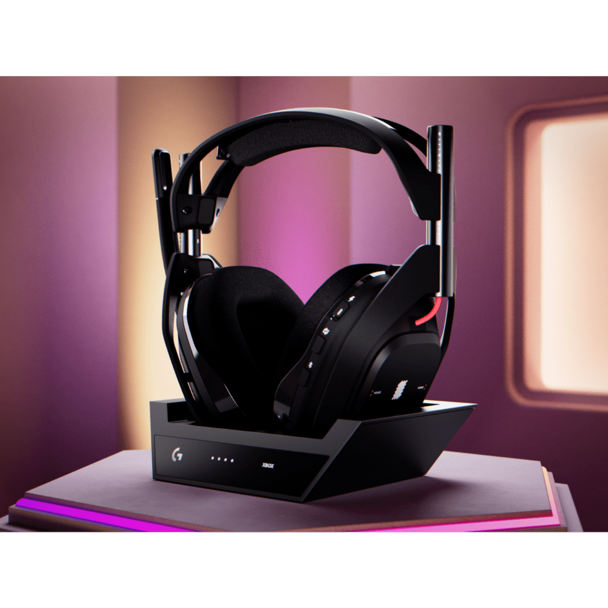Logitech G ASTRO A50 Gen 5 negro en estación de juego multiplataforma