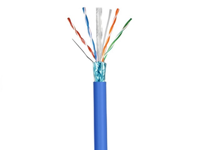 Carrete azul de cable Panduit TX6A 10Gig Cat6A F/UTP de 305 metros