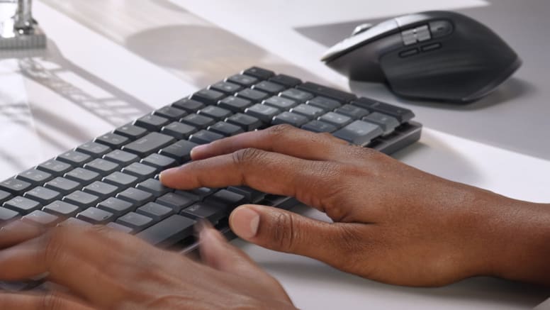Escritura con teclado Logitech MX Mechanical