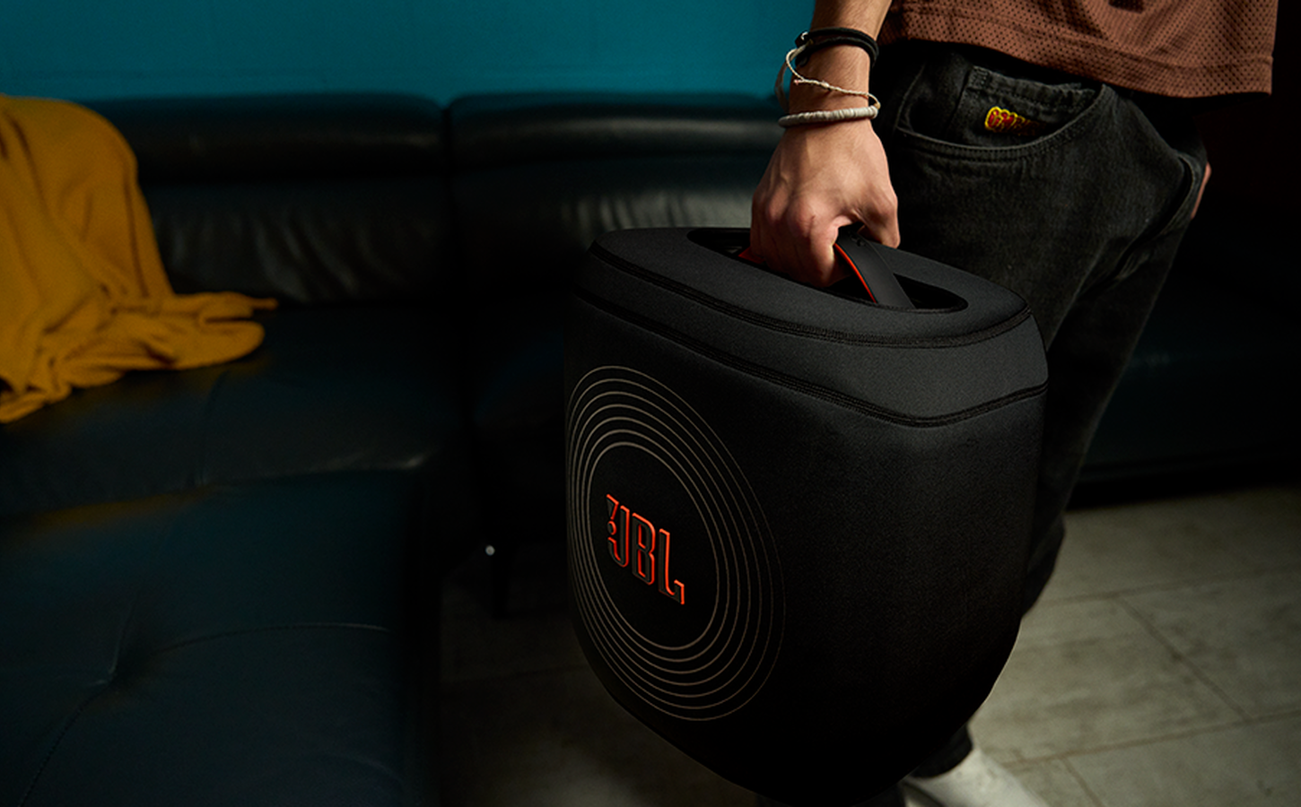 JBL PartyCover Encore 2 durante transporte