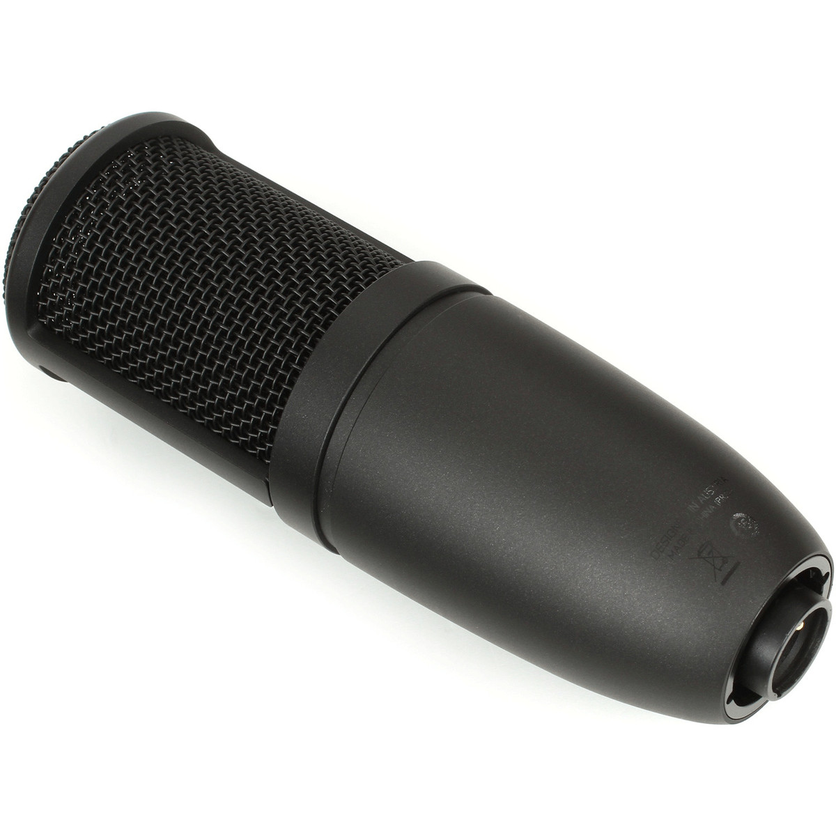 Vista posterior y conexión XLR del AKG P120