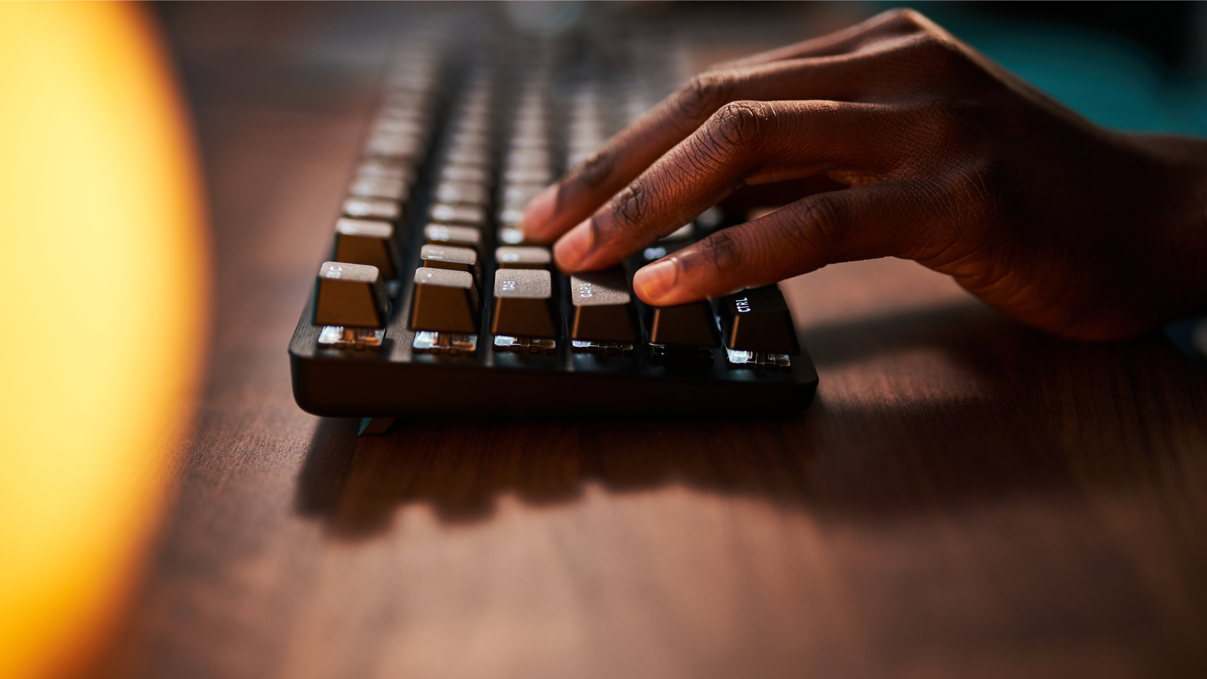 Uso Logitech G413 TKL SE