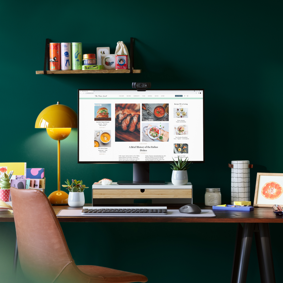 Logitech Signature M650 en escritorio - imagen referencial