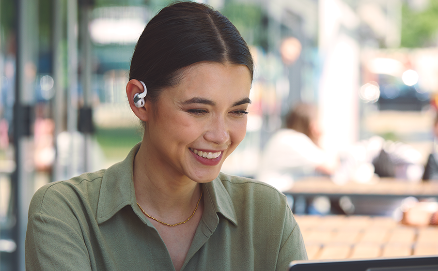 JBL Sense Pro llamadas claras con cuatro micrófonos