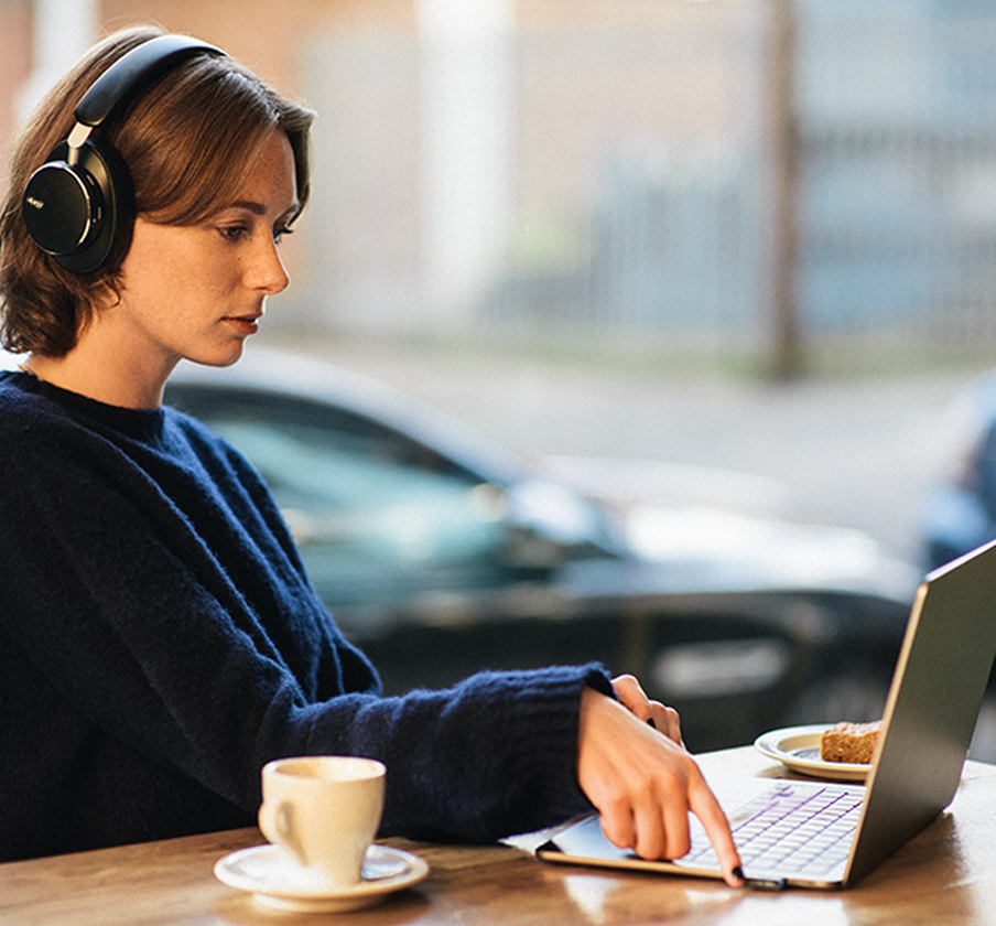 AKG N9 Hybrid True Adaptive Noise Cancelling ANC