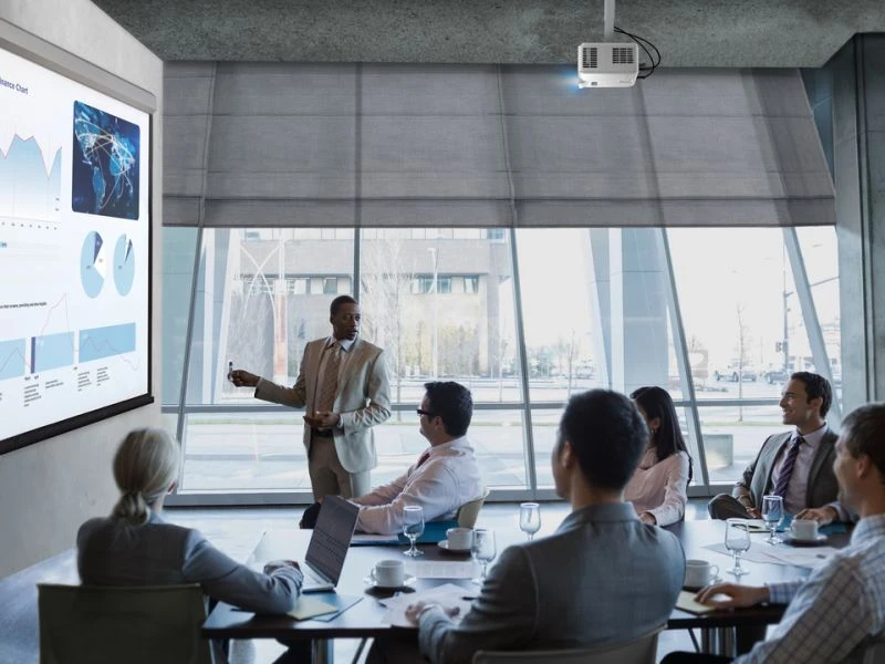ViewSonic LSD400W en sala de reuniones