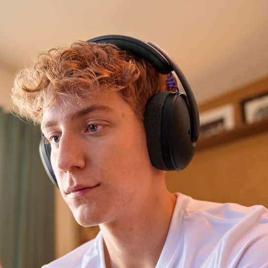 Logitech G325 LIGHTSPEED Negro comodidad en uso