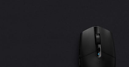 Mouse Logitech G sobre superficie G740