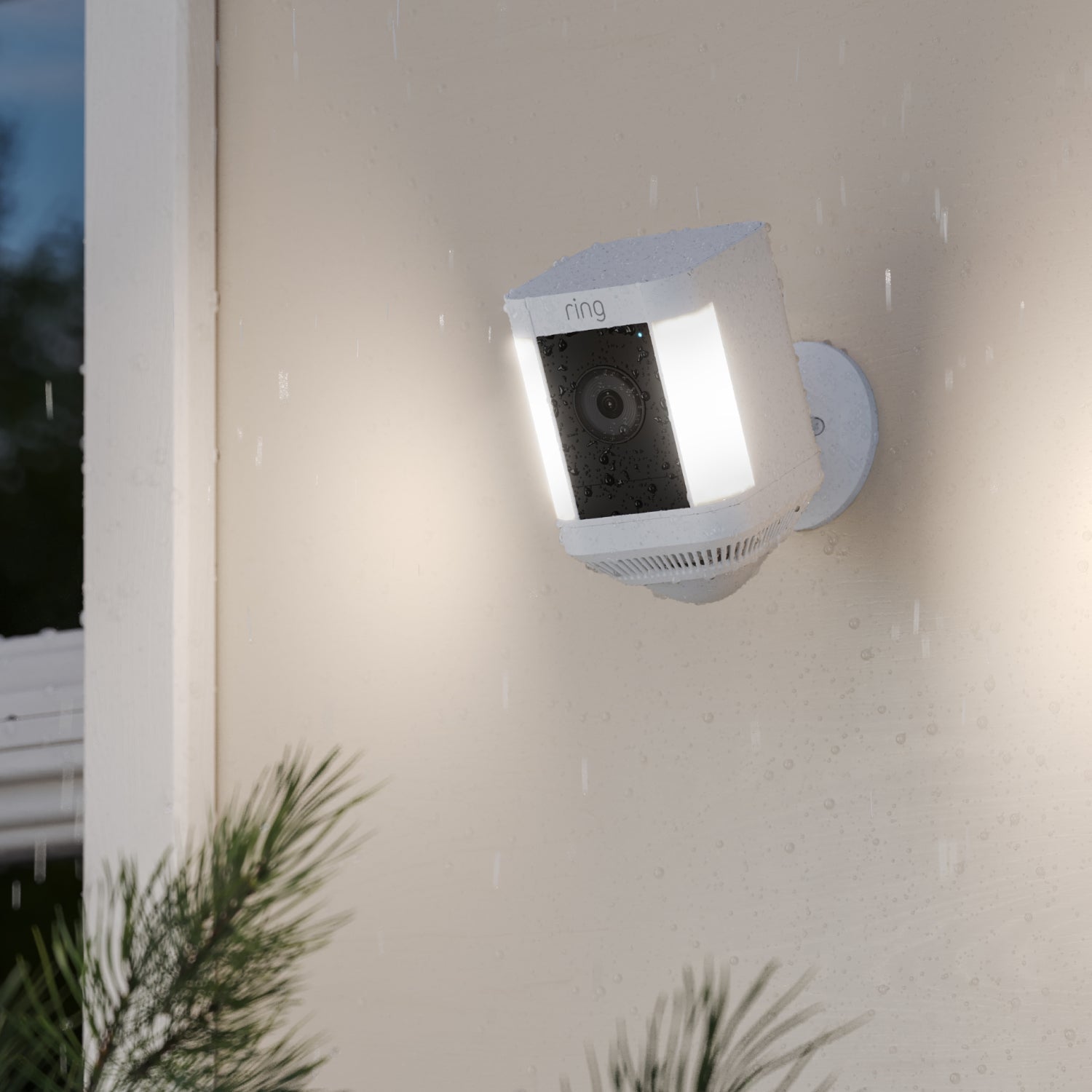 Ring Spotlight Cam Plus batería recargable e instalación flexible