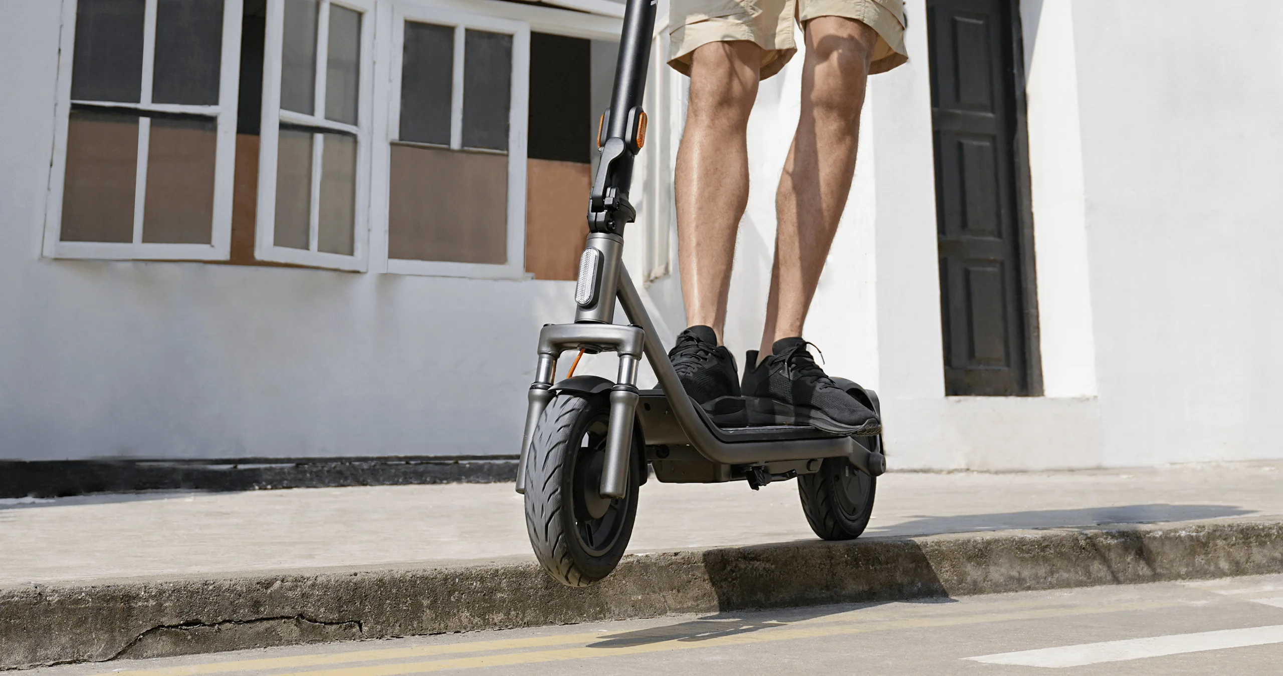 Xiaomi Electric Scooter 6 Lite en desplazamiento urbano
