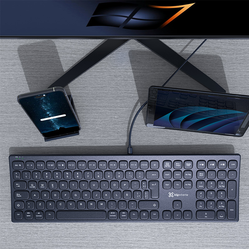 KBK-900, diseño curvo del teclado
