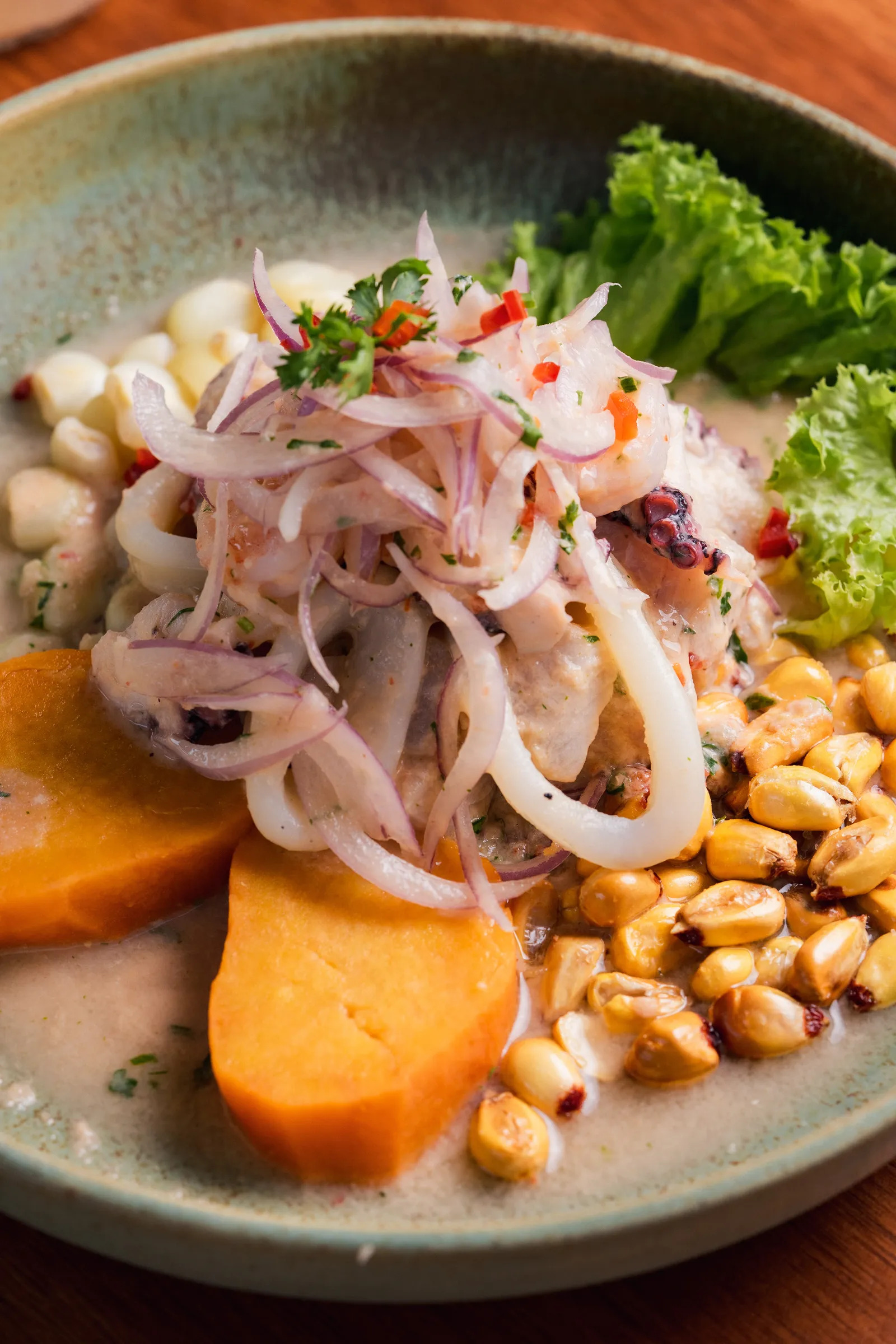 Ceviche mixto peruano de Encuentro Marino