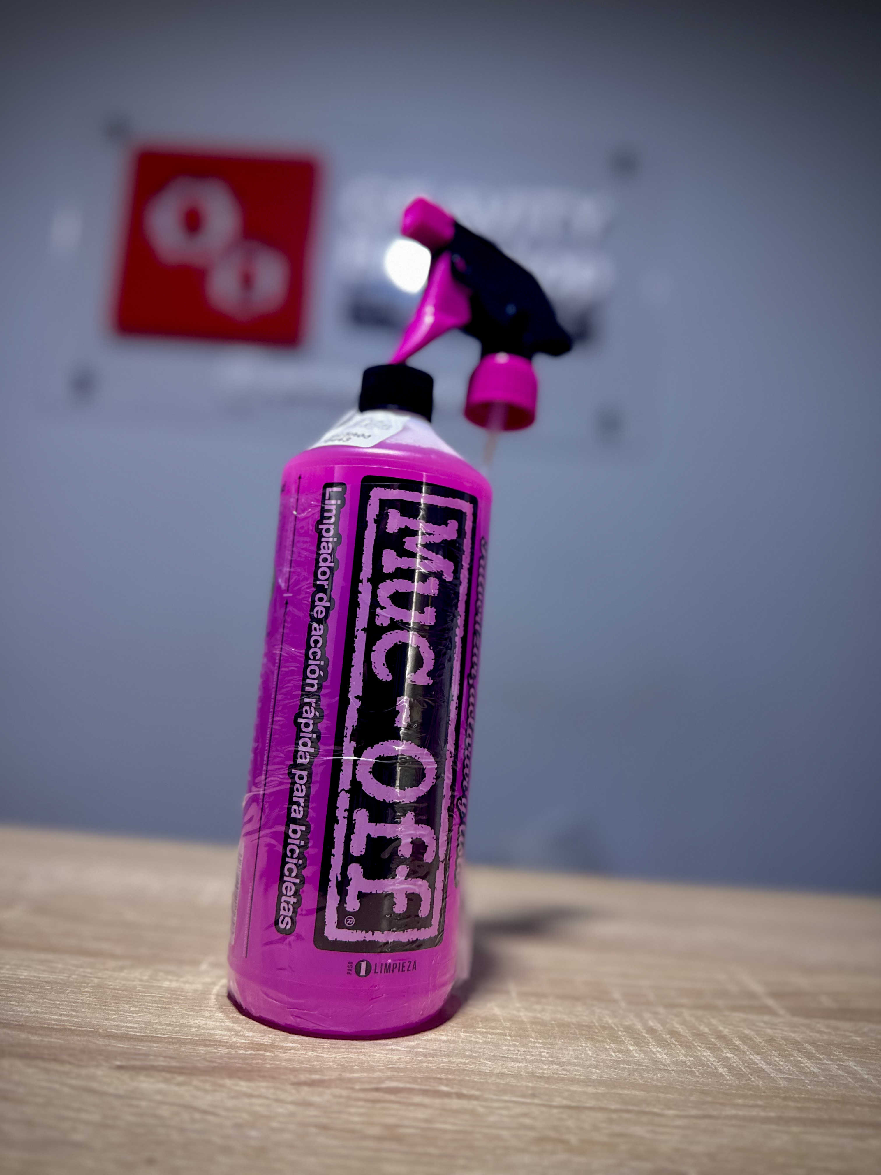 LIMPIADOR NANO TECH BIKE CLEANER MUC-OFF - 1000 ml con gatillo