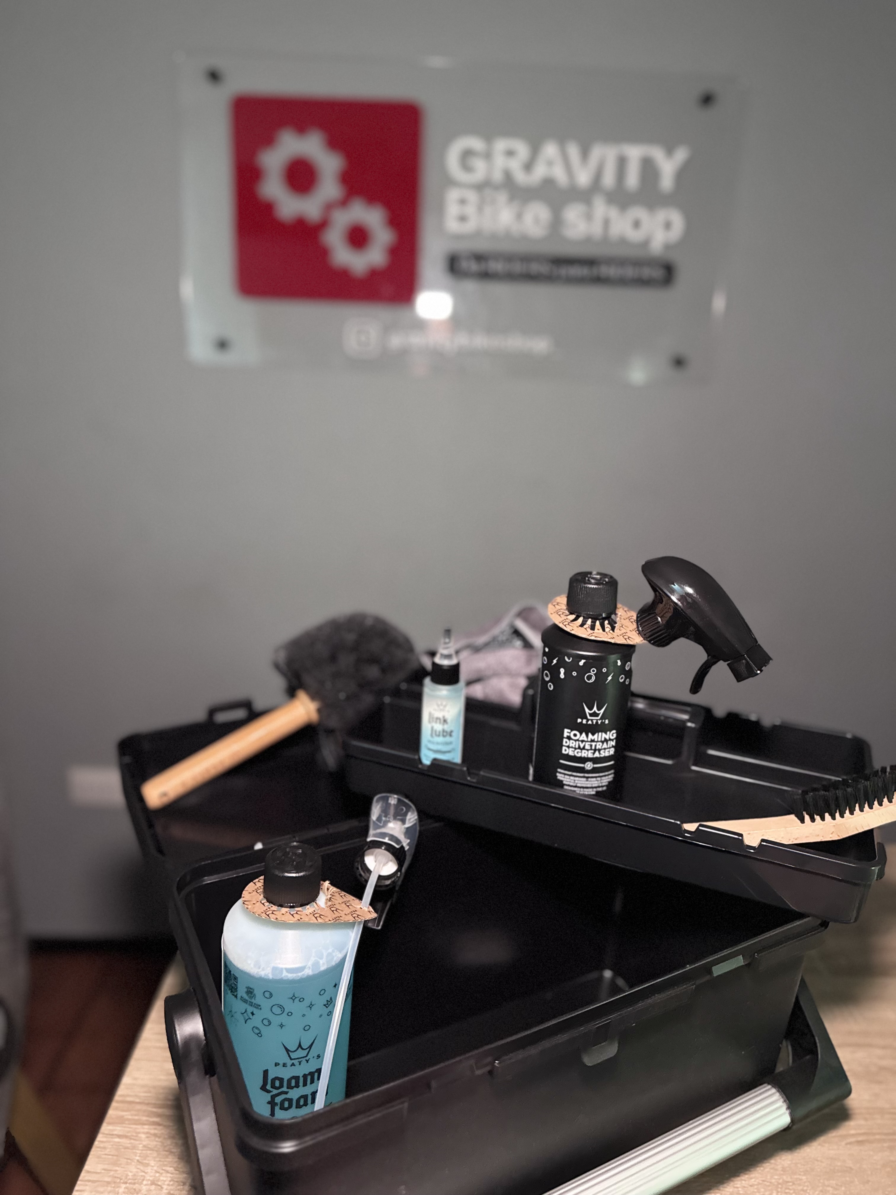 KIT DE LIMPIEZA PEATYS - Espuma, Desengrasante, Lubricante, Cepillos y Toalla