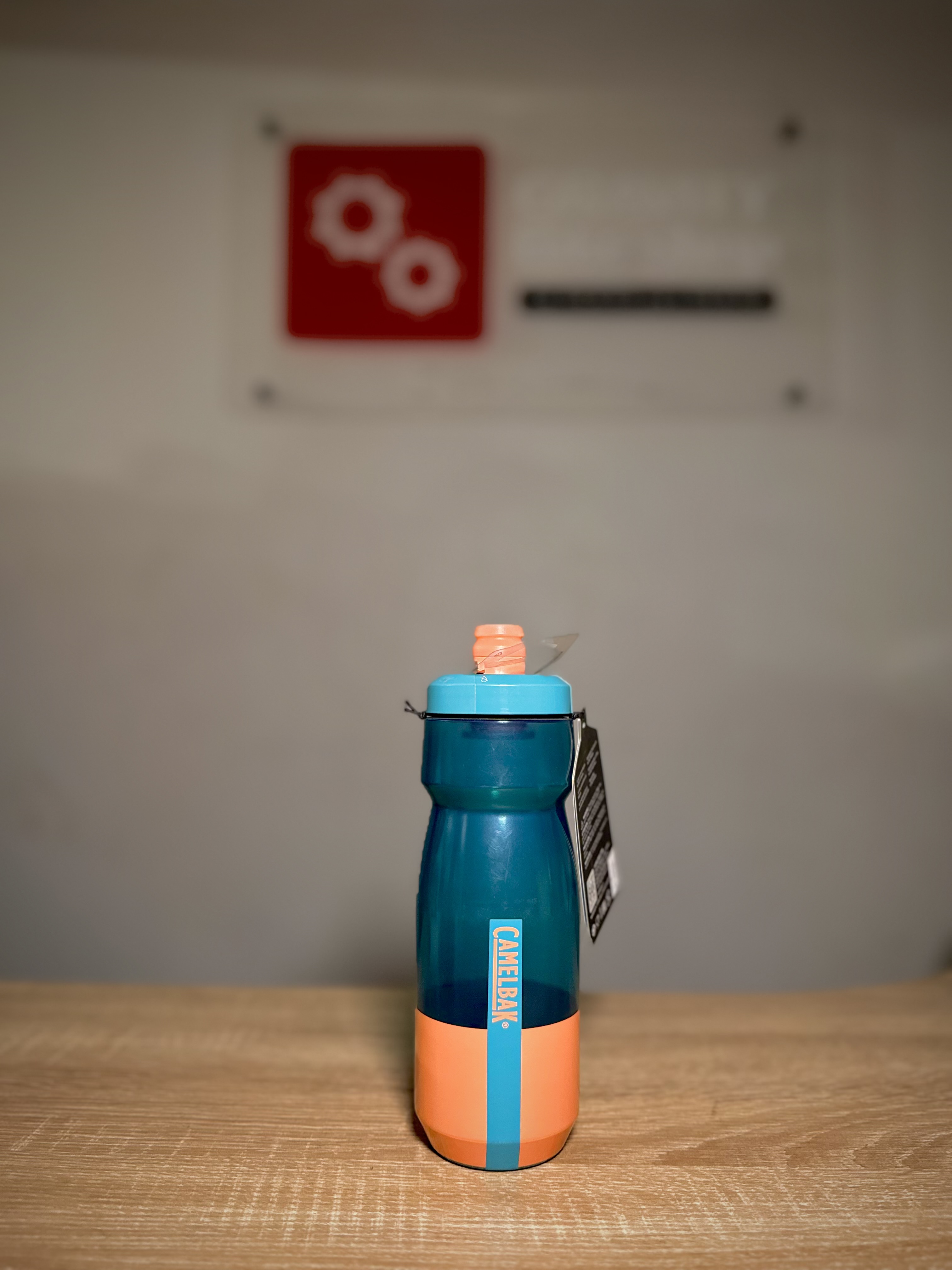 BOTELLA CAMELBAK PODIUM - 710 ml Celeste / Rosa