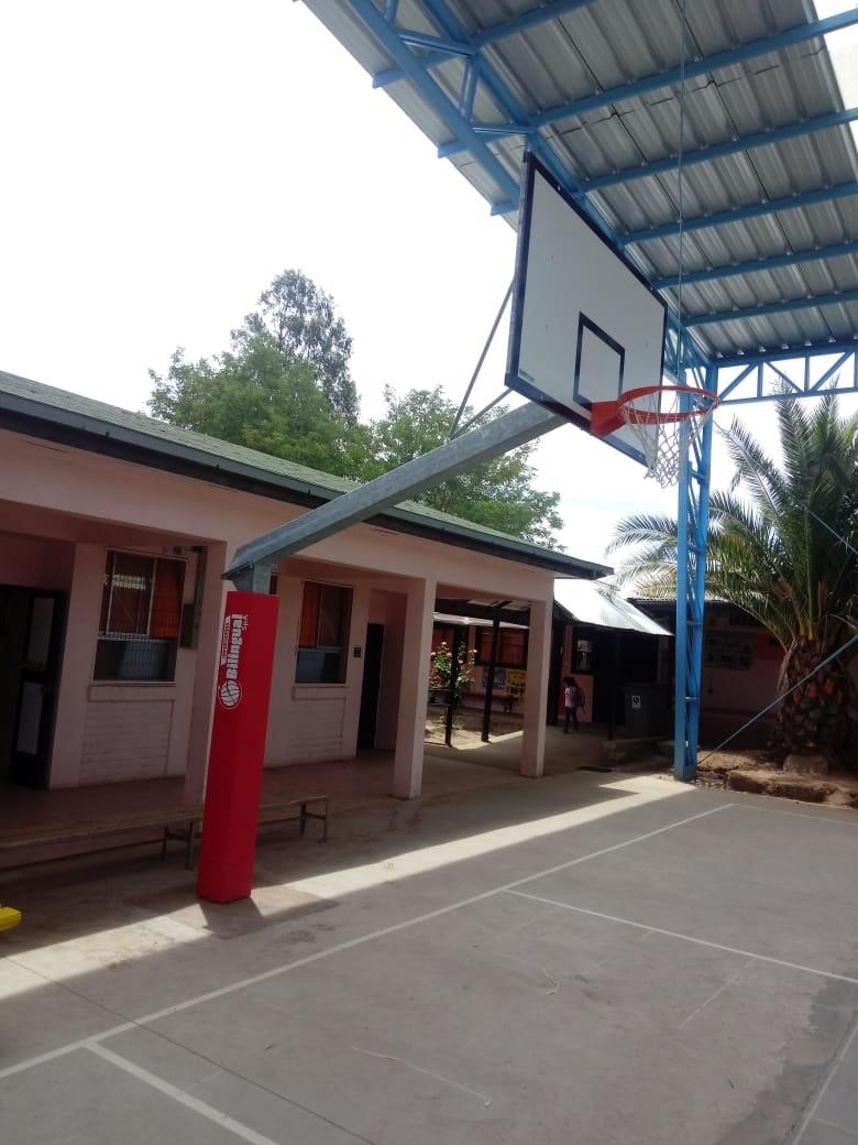 Poste fijo de básquetbol - comuna de Alhue Chile
