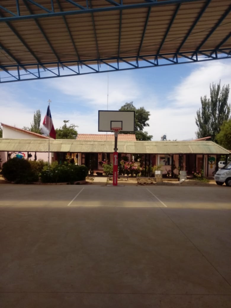 Poste fijo de básquetbol - comuna de Alhue Chile