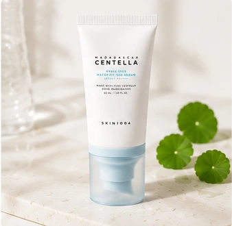 Produtos de skincare Just Glowy em contexto profissional