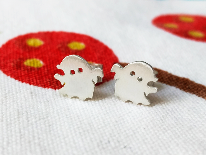 Aretes Niñas Fantasmas