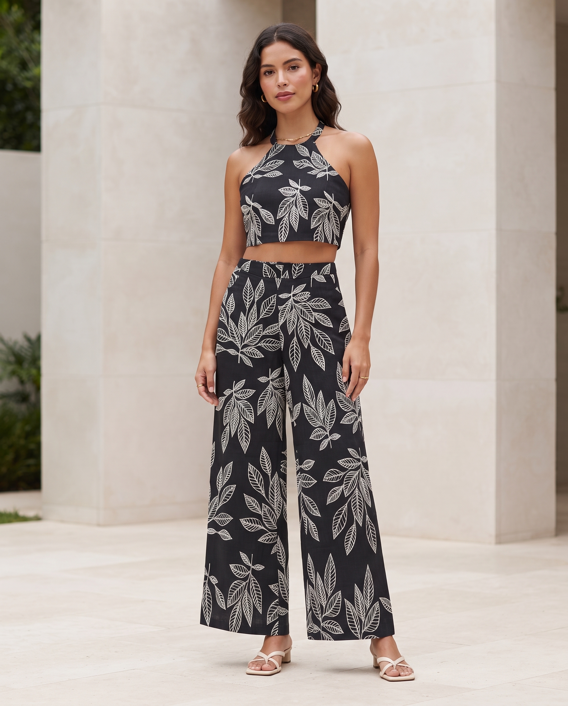 Set femenino oscuro Oli Rose para combinar looks